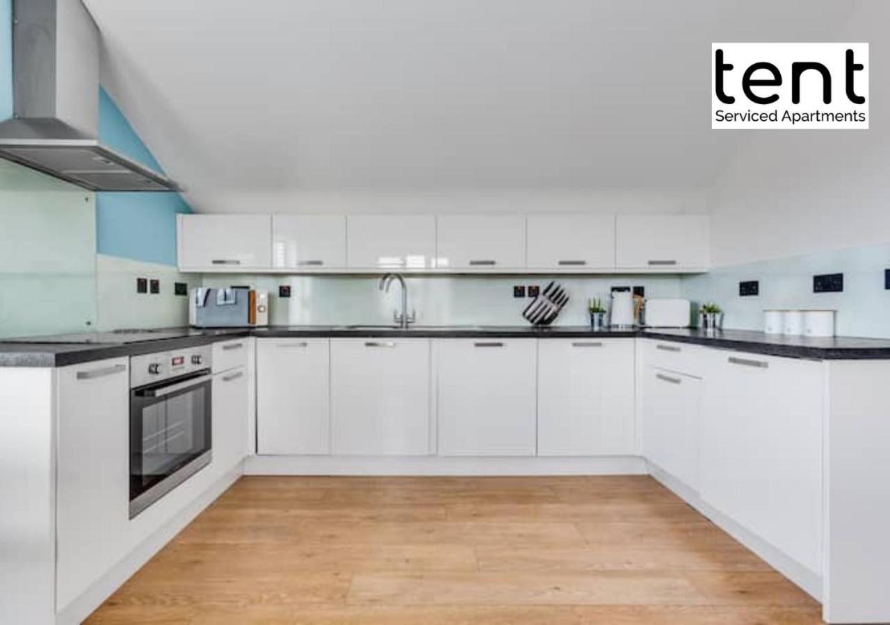Stylish 1 Bed Apt , Central , Pkg, Perfect For Long Stays 埃格姆 外观 照片