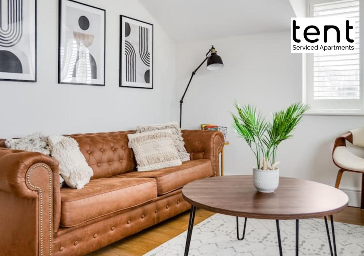 Stylish 1 Bed Apt , Central , Pkg, Perfect For Long Stays 埃格姆 外观 照片